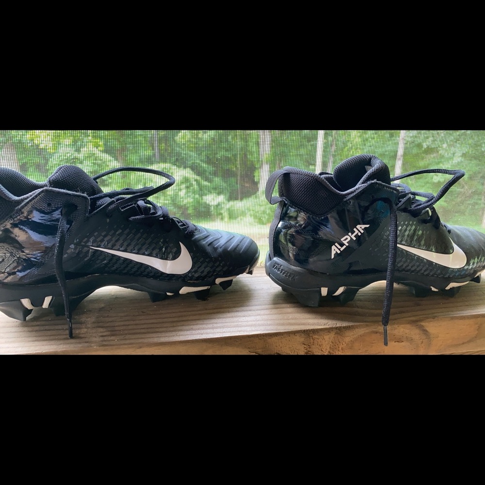Football cleats